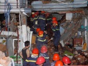 Siete muertos y tres desaparecidos tras el derrumbe de un edificio en Vietnam
