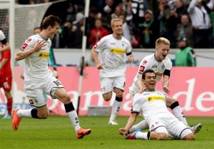 Arango dio asistencia al único gol de Mönchengladbach
