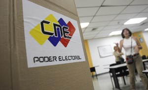 Casi 19 millones de venezolanos votan este domingo