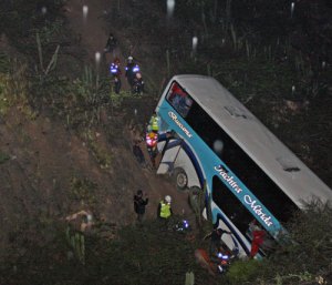 Nueve muertos y 52 heridos por vuelco de bus en Mérida (Foto)