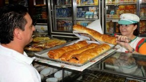 Hasta 700 bolívares cuesta un pan de jamón en Valencia