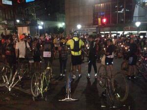 Ciclistas protestan en Altamira en honor a los caídos en El Ávila (Foto)