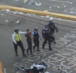 Al menos 16 detenidos tras allanamientos en Maracaibo (Fotos)