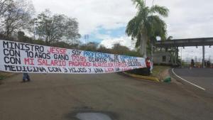 Corpoelec manda recado a Chacón en plena protesta en la calle (Fotos)