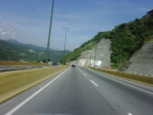 Restituido tránsito en la autopista Caracas-La Guaira
