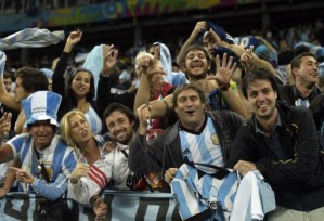 Copa del Mundo da chance a argentinos de olvidarse momentáneamente de problemas económicos