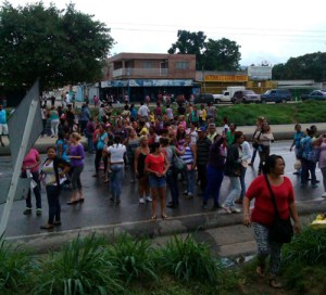 Familiares de los reos de Tocuyito protestaron en rechazo a nuevos traslados