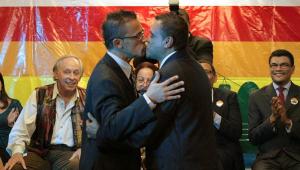 Parejas homosexuales chinas viajan a Los Angeles para casarse tras ganar concurso