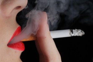 Descubren un vínculo entre la falta de materia gris y el deseo de fumar en adolescentes