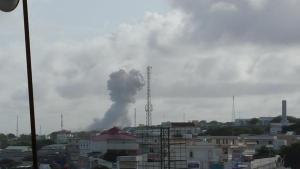 Al menos seis muertos tras explosión en un hotel de Mogadiscio