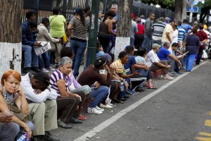 Venezuela: Dirección equivocada 79% – Dirección correcta 14,9%  (encuesta IVAD)