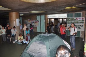 En Fotos: Trabajadores del Ministerio de Ecosocialismo y Aguas protestaron por despidos injustificados
