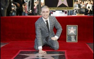 Daniel Radcliffe recibe su estrella en el Paseo de la Fama de Hollywood