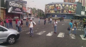 Reportan manifestación de estudiantes en alrededores de la Ucla (Fotos)