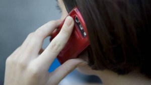 La generación “muda”: ¿Por qué los jóvenes sienten ansiedad al recibir llamadas telefónicas?