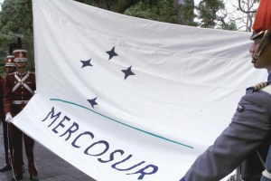 El Mercosur se reunirá en los próximos días para discutir si se aplica cláusula democrática a Venezuela
