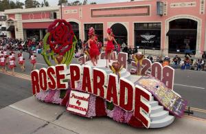 Tradicional Desfile de Rosas en EEUU honra a víctimas de matanza de Orlando