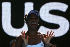Venus Williams vence a Vandeweghe y pasa a la final de Australia