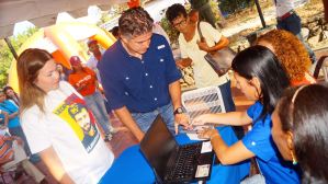 Feo La Cruz firmó en Naguanagua para validar a Voluntad Popular ante el CNE