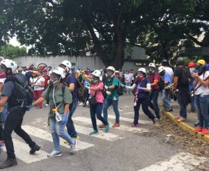 Lanzan gases lacrimógenos contra socorristas en manifestación de este #3May (Videos)