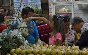 Carrera de precios comienza con las verduras en Zulia