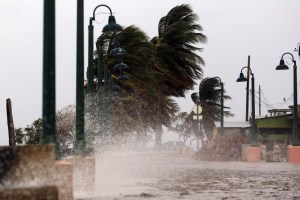 Haití declara alerta ante la proximidad del poderoso huracán María