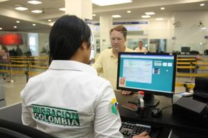 Colombia facilita visas a venezolanos