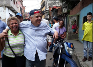 Enrique Mendoza: El Alcalde es el funcionario más cercano que puede resolver los problemas de la gente