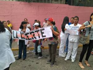 En Vargas, médicos y enfermeras manifestaron en la protesta nacional por la salud (fotos)