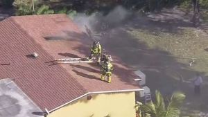 Tres personas hospitalizadas tras incendio en una casa de Miami-Dade