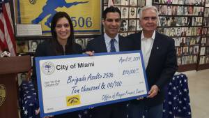 Museo de la Brigada 2506 recibe donación de oficina del Alcalde de Miami