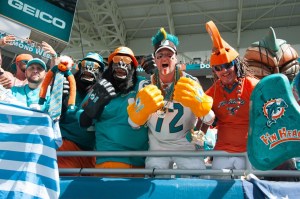 Fanáticos de los Miami Dolphins pueden apoyar de todo en los playoffs de la NFL