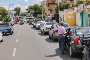 Gobernador chavista de Lara pidió “mantener la calma” ante la crisis de gasolina (Video)