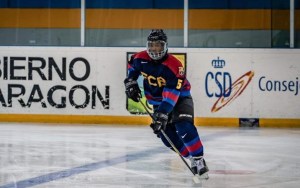 Con 16 años: Abraham Palma se perfila como la estrella joven del Hockey Sobre Hielo