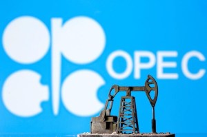 Reuters: Opep acuerda recorte de producción petrolera en 2 millones de barriles diarios