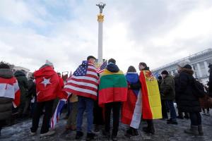 Cientos de ucranianos agradecen en Kiev el apoyo de Occidente