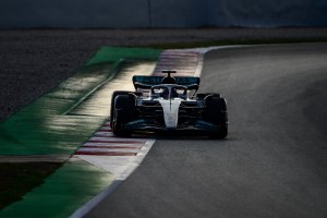 Hamilton dominó el tercer día de pruebas de pretemporada en Montmeló
