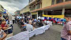 En Táchira protestaron pacíficamente frente a la Defensoría del Pueblo este #12Feb (FOTOS)