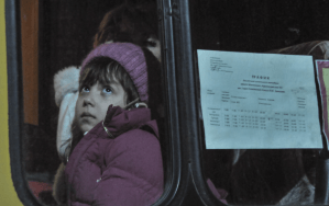 Flujo de refugiados ucranianos aumentará con los corredores humanitarios, advierte ONG
