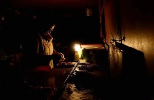 Más de nueve días a punta de velas en Mérida: En la parroquia Piñango no ven luz