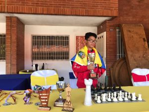 Un pasaporte separa a Fabián de su sueño: representar a Venezuela en un mundial de ajedrez en Francia