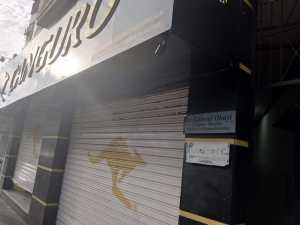 Delincuentes forzaron la santamaría y “desnudaron” una tienda en Maiquetía