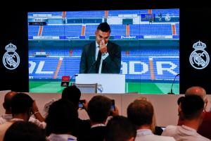 Florentino Pérez se deshace en elogios para Casemiro: “El mito del Real Madrid es posible por jugadores como él”