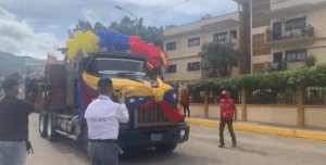 Éste es el primer camión que cruzaría de Venezuela a Colombia este #26Sep por el Puente Simón Bolívar (Video)