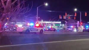 Barman de discoteca en Colorado relató el terror al ver a homicida acribillar a sus amigos en la pista de baile