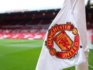 Candidatos a comprar el Manchester United afinan sus ofertas: Quiénes son y cuánto dinero pide el club