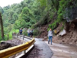 Mérida: Lluvias provocaron deslizamientos y obstrucción de la vía en la zona alta de Campo Elías