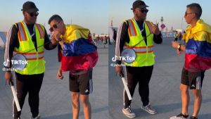 Con megáfono en mano, promocionó plátano y yuca a las afueras de un estadio en Qatar (VIDEO)