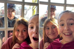 Las espeluznantes selfies de dos niñas en las que aparece Joe Biden acechando por la ventana