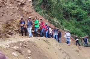 Mérida: Comunidad El Bordo de Mesa Bolívar trabaja con pico y pala para abrir paso